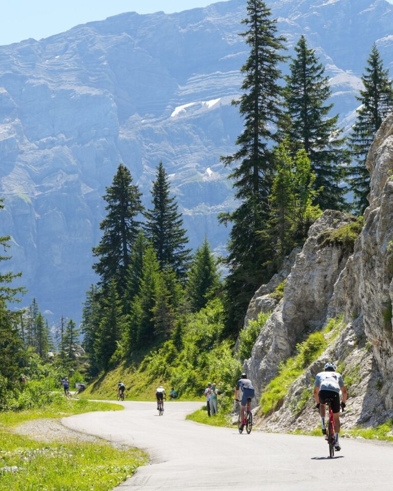 Inscriptions ouvertes – Registration is now open 🥳

Ton weekend du 10 au 12 juillet 2026 sera de la folie. 3 événements cyclistes t'attendent et 5 parcours dans les environs de @villarstourisme et au cœur des @alpesvaudoises.

Les inscriptions sont ouvertes ; découvre l'entier du programme sur le site www.themajestics.ch 😍

Infos et inscriptions –> lien en bio !

___

Your weekend from 10 to 12 July 2026 is going to be crazy. Three cycling events await you, with five routes in the background of @villarstourisme and in the heart of the @alpesvaudoises.

Registration is now open; discover the full programme on the website www.themajestics.ch 😍

Information and registration –> link in bio!

📷 @kuva.swiss 

#themajestics 
#villars #alpesvaudoises