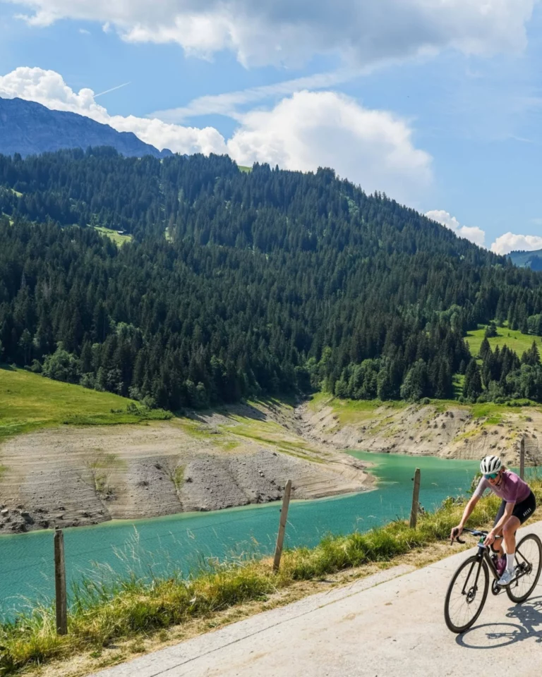 Memories of 2026 📷⛰️

Some of the best shots of 2026 ... a good way to let you discover what you could ride in real life next July. 🚴🏻

3 days of racing – 5 competitions – an endless array of emotions. 🤩

Discover the routes and get all the info via the link in bio

___

Quelques-unes des plus belles images de 2026… une excellente façon de vous découvrir ce que tu pourras parcourir "in real life" en juillet prochain. 🚴🏻

3 jours de course – 5 épreuves – une infinité d’émotions. 🤩

Découvre les parcours et retrouve toutes les infos dans le lien en bio

📷 @kuva.swiss 

#themajesticsUCI 
#villars #alpesvaudoises