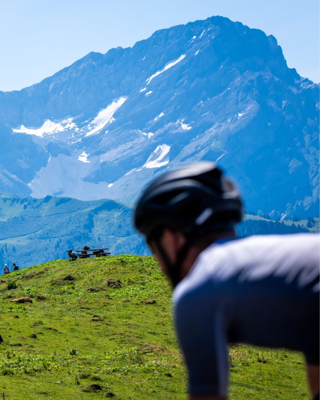 Merci @villarstourisme Merci @alpesvaudoises 

Pwhouaaaaaaaa 😍

Voici, en résumé, ce que nous avons retenu des paysages croisés ce weekend intense. 🚴🏻⛰️

Des points de vue idylliques que tu pourras retrouver l'an prochain (du 9 au 11 juillet) ou toute l'année en mode aventure et découverte. 💚🤍

___

Wowwwww 😍

Here’s a quick round-up of the scenery we took in during this action-packed weekend. 🚴🏻⛰️

Idyllic viewpoints that you can visit again next year (9–11 July) or explore all year round on an adventure of discovery mode. 💚🤍

📷 @kuva.swiss 

#themajestics 
#villars #alpesvaudoises