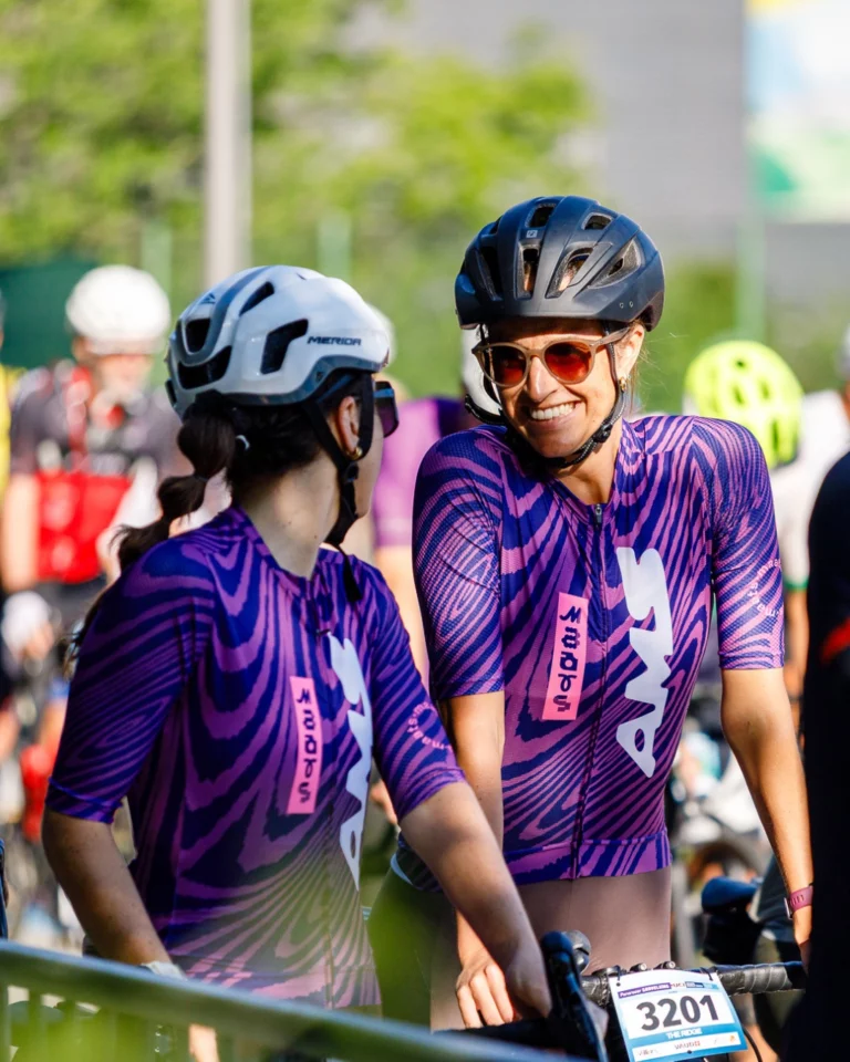 #watchthefemmes 💛Même lieu, même détermination pour les concurrentes du @letourfemmes et celles des courses gravel de @the_majestics_uci. 🚴🏼‍♀️💨___Same place, same determination for the @letourfemmes competitors and those taking part in the @the_majestics_uci gravel races. 🚴🏼‍♀️💨📷 @liosportphoto #themajestics #villars #alpesvaudoises