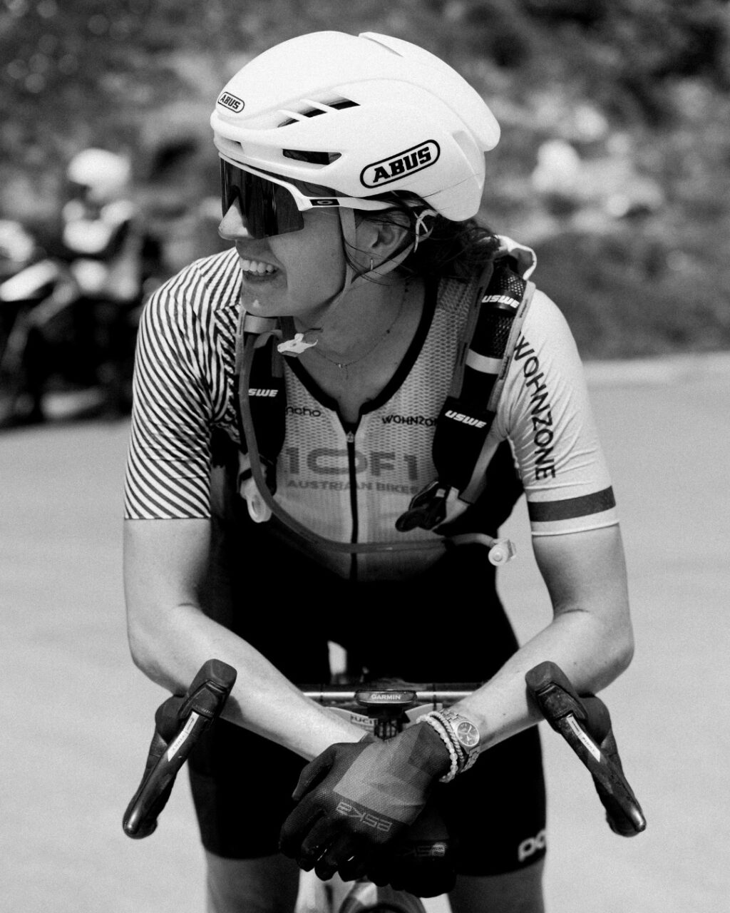 Finish line smile 🏁😁

La ligne d'arrivée franchie, il est temps de décompresser. Les entraînements de ces derniers mois ont payé, le résultat souhaité est présent et tu souris en pensant à l'after. 🥳 🍻 🍔

Infos et inscriptions –> lien en bio !

___

Once you've crossed the finish line, it's time to relax. All those months of training have paid off, you've achieved your goal, and you're smiling as you think about the after-party. 🥳 🍻 🍔

Information and registration –> link in bio!

📷 @alexandrablumvisuals 

#themajestics 
#villars #alpesvaudoises