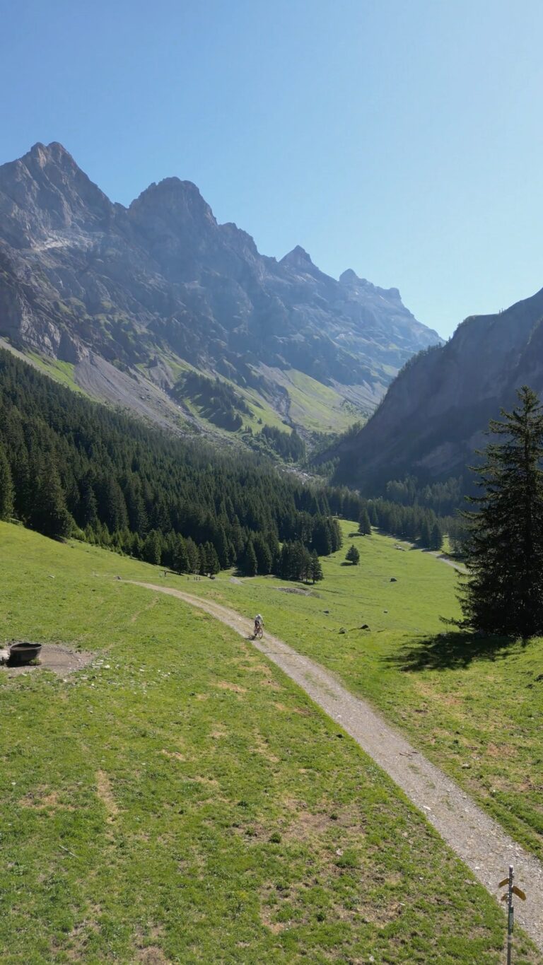 Ta destination gravel en juillet 2026.Infos et inscriptions –> lien en bio ✍️___Your gravel destination in July 2026.Information and registration –> link in bio ✍️#themajestics #villars #alpesvaudoises